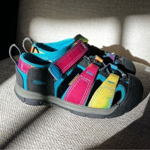 Keen Kids Newport H2 sandals - almost new condition, great for summer.